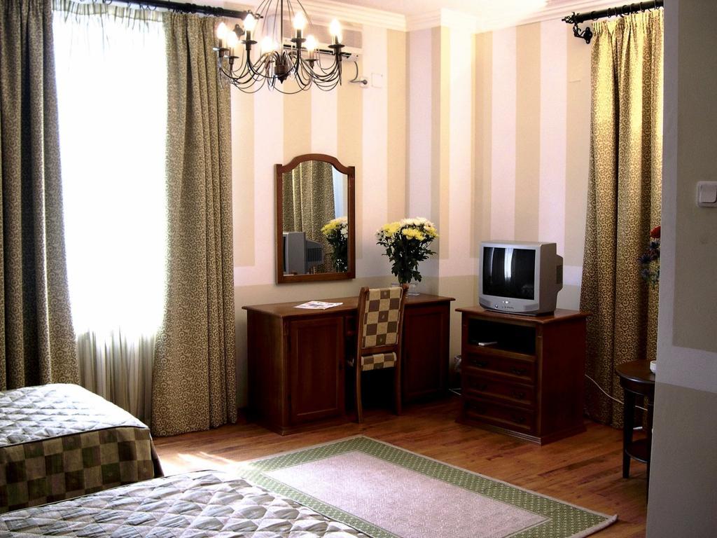 Hotel Piccolo Mondo Bukarest Szoba fotó