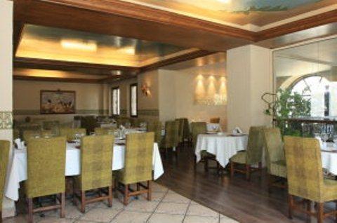 Hotel Piccolo Mondo Bukarest Étterem fotó
