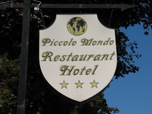 Hotel Piccolo Mondo Bukarest Kültér fotó