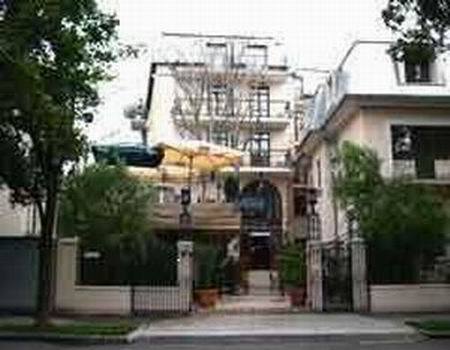 Hotel Piccolo Mondo Bukarest Kültér fotó